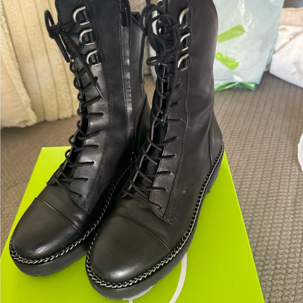 Boots for a woman